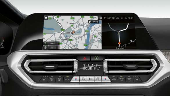 BMW Serie 3 (G20), BMW Live Cockpit Professional. Primer plano frontal del display del puesto de conducción del BMW Serie 3 (G20) con BMW Live Cockpit Professional.