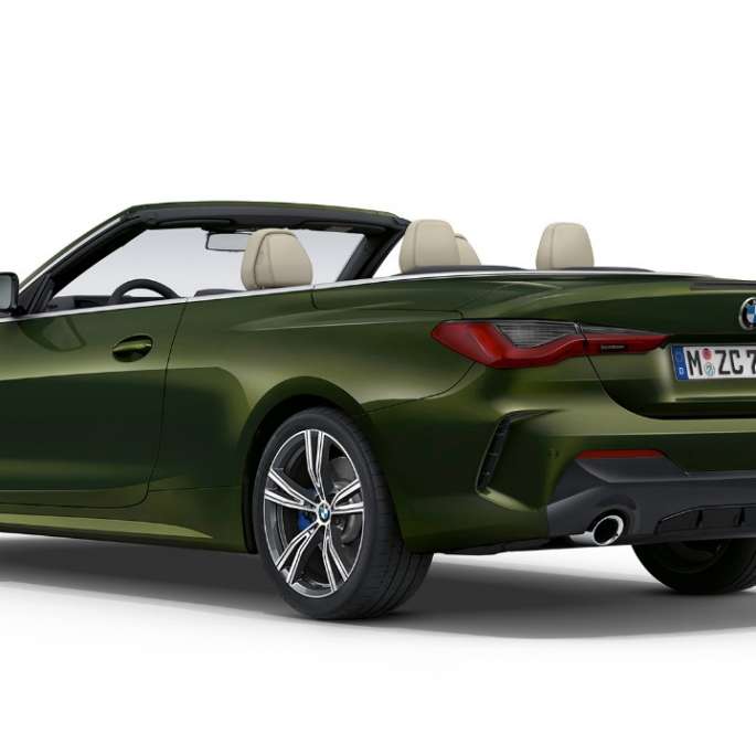 Zaga BMW Serie 4 Convertible Acabado M Sport G23 2020 BMW Serie 4 Convertible G23 2020 Acabado M Sport, Sanremo Green metalizado, vista de tres cuartos de la zaga
