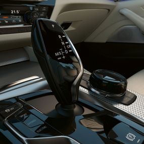 Controles BMW Serie 5 Sedan G30 Controles en negro intenso de Serie 5 Sedán