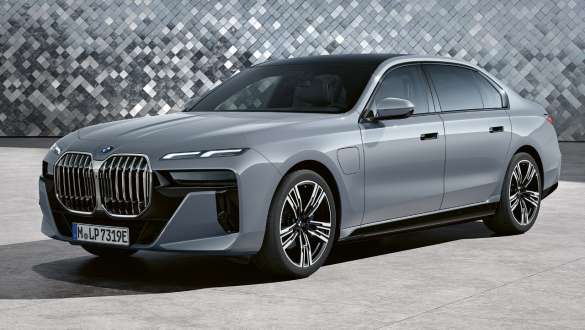 Vista lateral BMW Serie 7 G70 PHEV 750e xDrive Dravit Grey metalizado BMW Serie 7 G70 PHEV M750e xDrive Dravit Grey metalizado, vista lateral