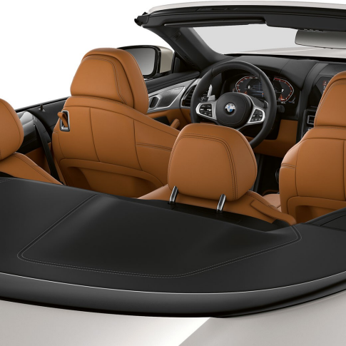 BMW M850i xDrive, interior con la capota suave abierta. BMW M850i xDrive, interior con la capota suave abierta.