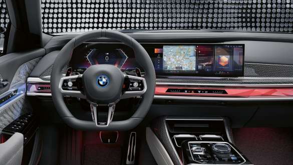 Funciones adicionales que se pueden reservar BMW M760e xDrive Berlina G70 Funciones adicionales que se pueden reservar BMW M760e xDrive Berlina G70 Primer plano, pantalla