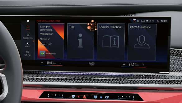 BMW Intelligent Personal Assistant BMW M760e xDrive Berlina G70 BMW Intelligent Personal Assistant BMW M760e xDrive Berlina G70 BMW Curved Display