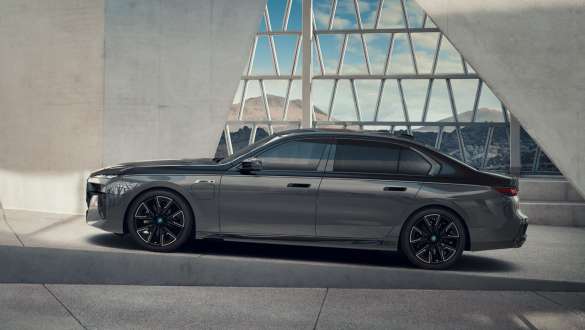 Parking Assistant Professional BMW M760e xDrive Berlina G70 Parking Assistant Professional BMW M760e xDrive Berlina G70 BMW Curved Display