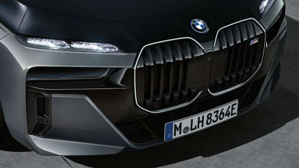 Faros de cristal BMW "Iconic Glow" BMW M760e xDrive Berlina G70 Faros de cristal BMW "Iconic Glow" BMW M760e xDrive Berlina G70 BMW Individual bicolor Black Sapphire metalizado, pintura BMW Individual Dravit Grey metalizada
