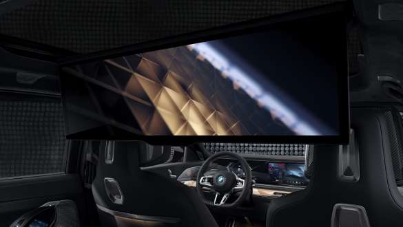 Zona trasera exclusiva BMW M760e xDrive Berlina G70 Interior de la zona trasera con BMW Theatre Screen BMW M760e xDrive Berlina G70