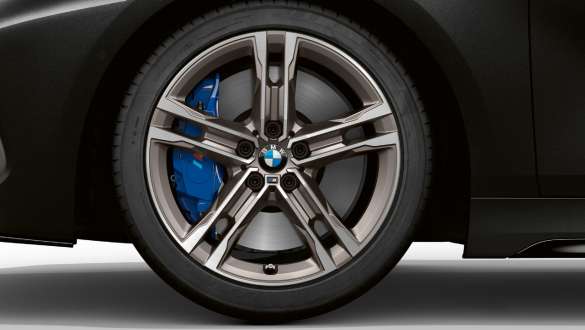 Freno M Sport. BMW M135i xDrive con freno M Sport.