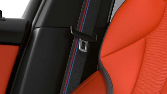 Cinturones de seguridad M. BMW M135i xDrive, interior con cinturones de seguridad M.