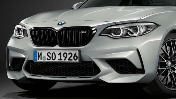 Faldón delantero específico M del BMW M2 Competition Faldón delantero específico M del BMW M2 Competition F87 2018 Hockenheim Silver metálico vista delantera