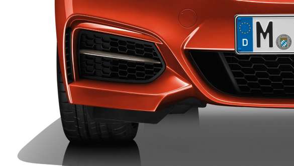 Paquete aerodinámico M BMW M240i Coupé Paquete aerodinámico M BMW M240i Coupé F22 2017 vista de detalle, parte delantera