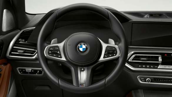 Volante M de cuero BMW X5 M50i Volante M de cuero BMW X5 M50i cabina