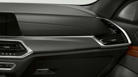 Acabados interiores BMW X5 M50i Acabados interiores color Aluminium Tetragon BMW X5 M50i interior