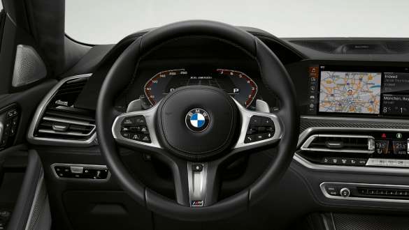 BMW X6 M50i interior, volante M Sport de cuero G06 Primer plano BMW X6 M50i M50d G06 2018 SUV interior, volante M Sport de cuero