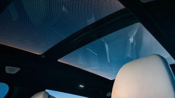 El BMW X7 M con techo panorámico Sky Lounge El BMW X7 M, interior con techo panorámico Sky Lounge, G07