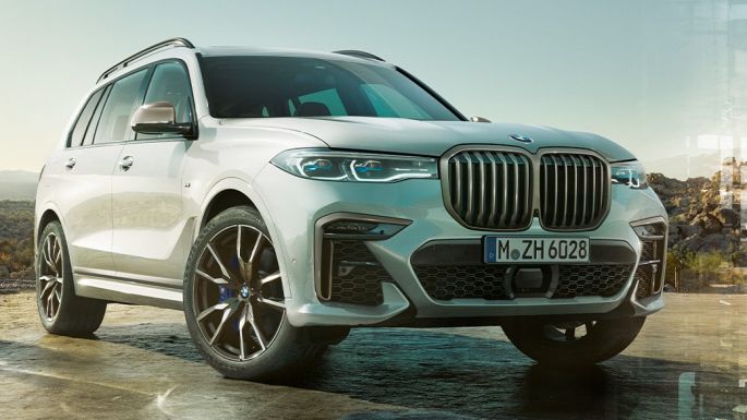 El BMW X7 M, vista frontal de tres cuartos El BMW X7 M en Mineral White, sin movimiento, vista frontal de tres cuartos, G07, 2019