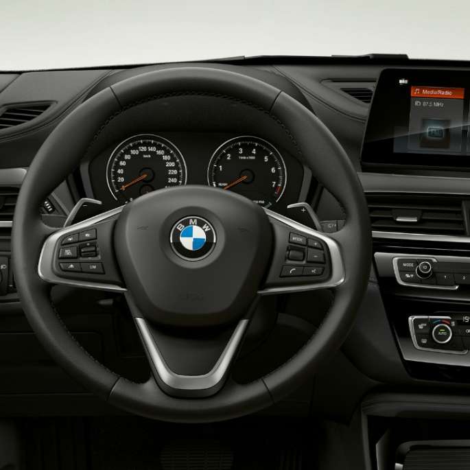 BMW X1, Modelo xLine, interior BMW X1, Modelo xLine, interior con enfoque en la cabina