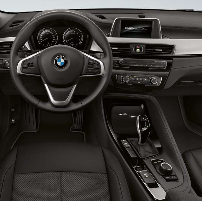 Puesto de conducción BMW X2 sDrive20i Acabado Advantage BMW X2 sDrive20i Acabado Advantage 2018 F39 Interior, puesto de conducción