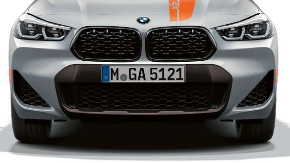 Tomas de aire BMW X2 2018 Tomas de aire BMW X2 2018 Galvanic Gold metalizado, vista frontal