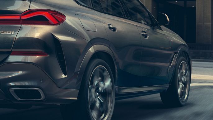 Suspensión M Adaptativa Professional. Vista trasera de tres cuartos del BMW X6.