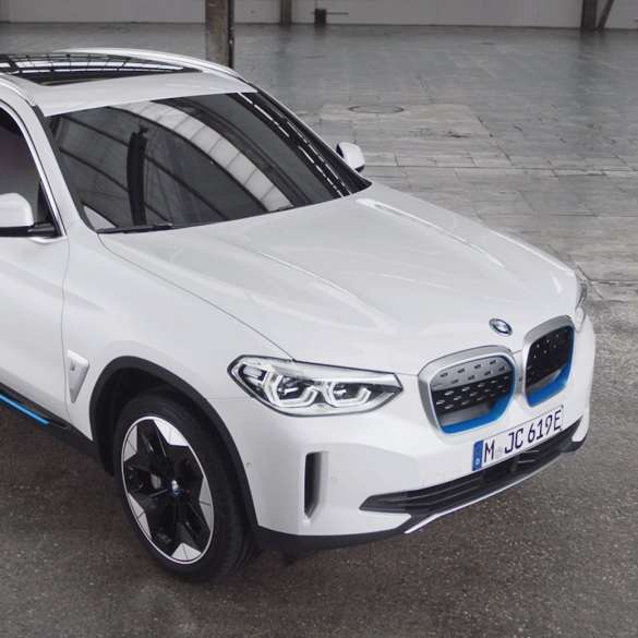 BMW iX3 G08, diseño exterior, película BMW iX3 G08 2020 Mineralweiss metalizado, diseño exterior, película