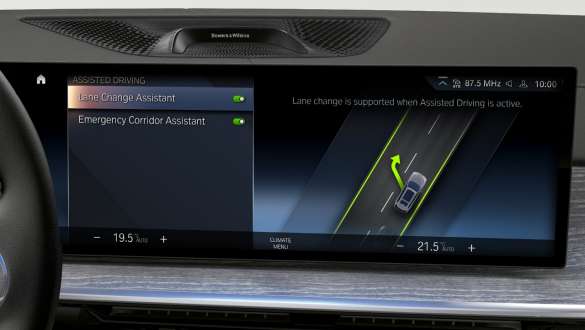 Driving Assistant Professional BMW X7 G07 LCI Driving Assistant Professional, vista de cerca, display de control BMW X7 G07 LCI