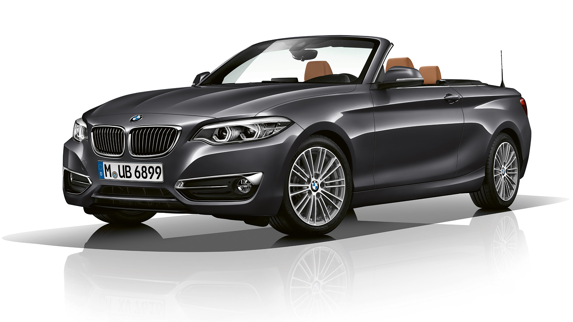 BMW Serie 2 Convertible, toma frontal de tres cuartos del Modelo Luxury Line BMW Serie 2 Convertible, toma frontal de tres cuartos del Modelo Luxury Line