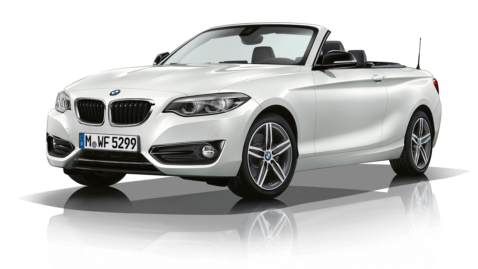 BMW Serie 2 Convertible, toma frontal de tres cuartos del Modelo Sport Line BMW Serie 2 Convertible, toma frontal de tres cuartos del Modelo Sport Line