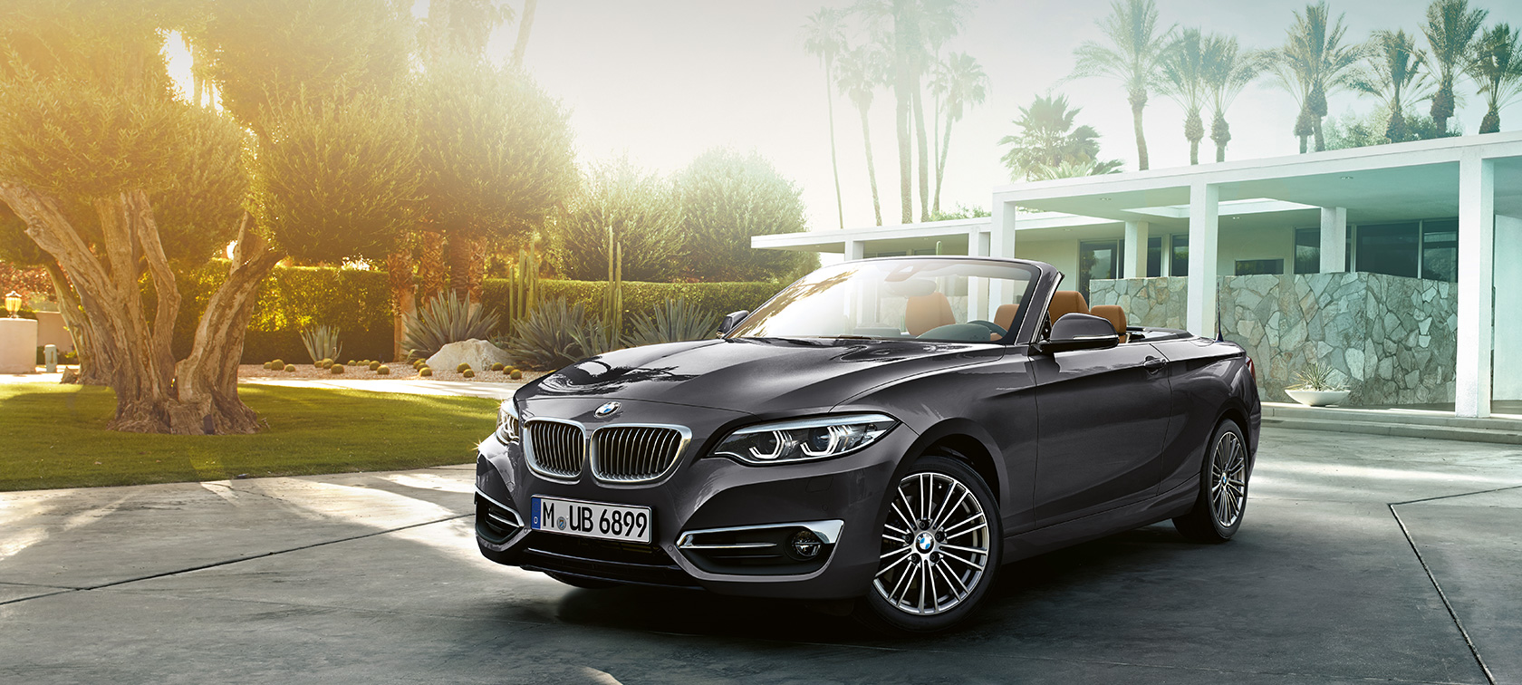 BMW Serie 2 Convertible, toma frontal de tres cuartos BMW Serie 2 Convertible, toma frontal de tres cuartos