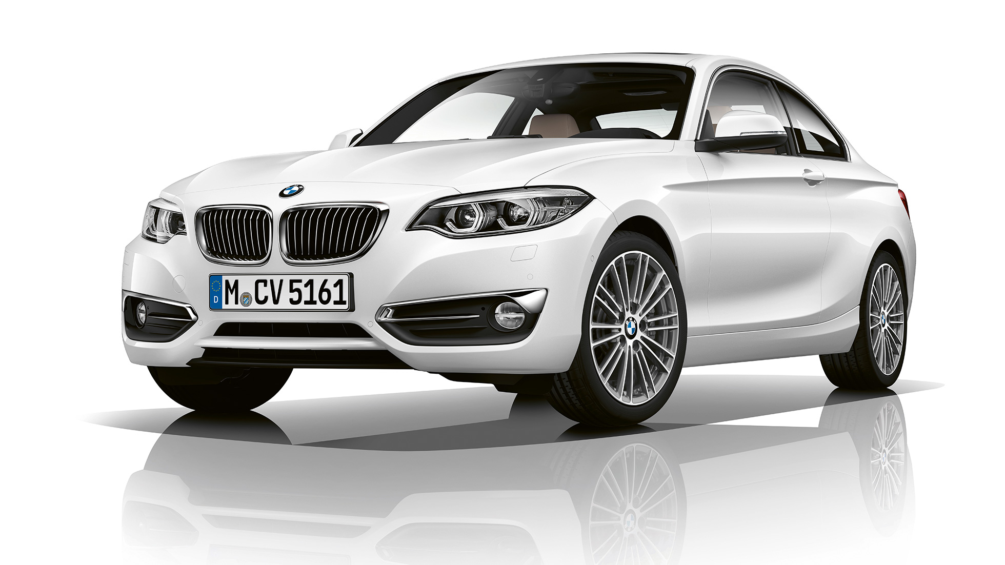BMW Serie 2 Coupé, toma frontal de tres cuartos del Modelo Luxury Line BMW Serie 2 Coupé, toma frontal de tres cuartos del Modelo Luxury Line