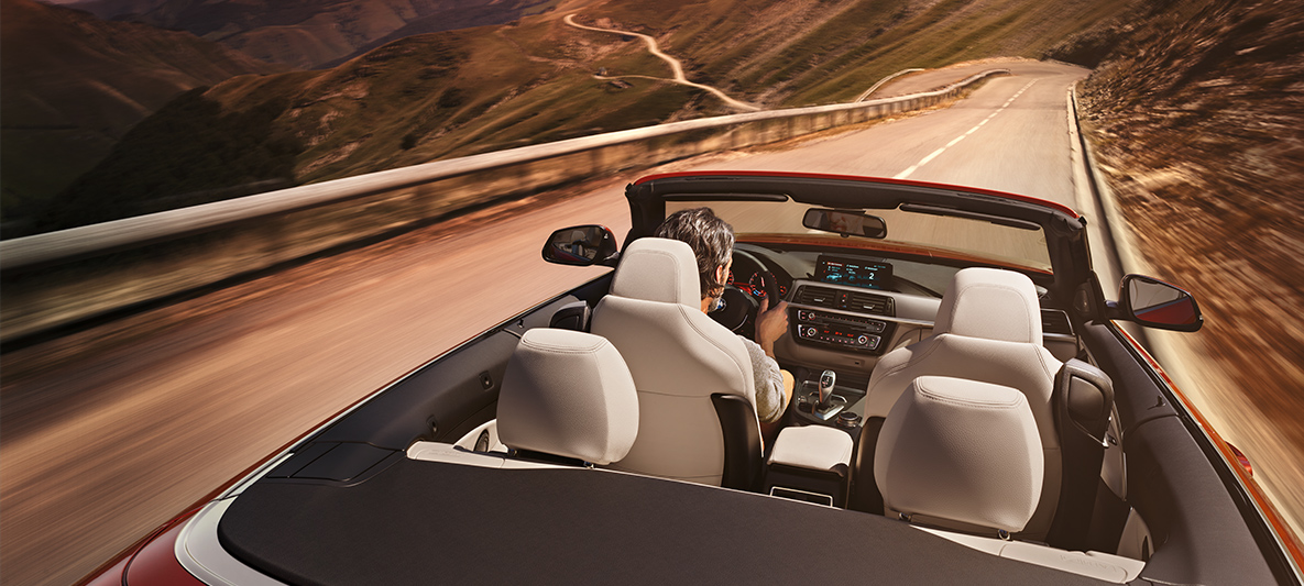 Conducción deportiva, BMW Serie 4 Convertible. Conducción deportiva, BMW Serie 4 Convertible.