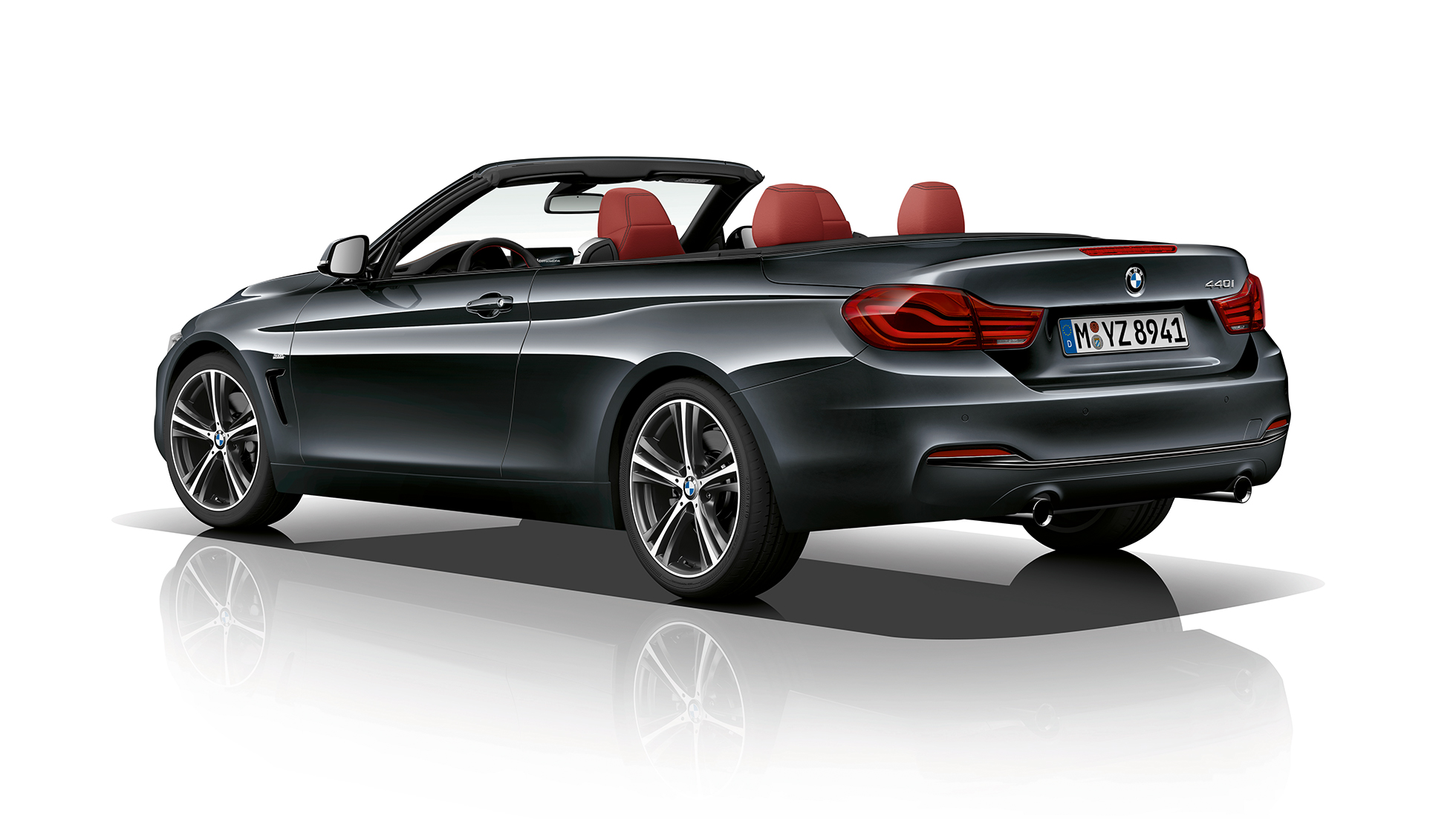 BMW Serie 4 Convertible, toma trasera de tres cuartos del Modelo Sport Line BMW Serie 4 Convertible, toma trasera de tres cuartos del Modelo Sport Line