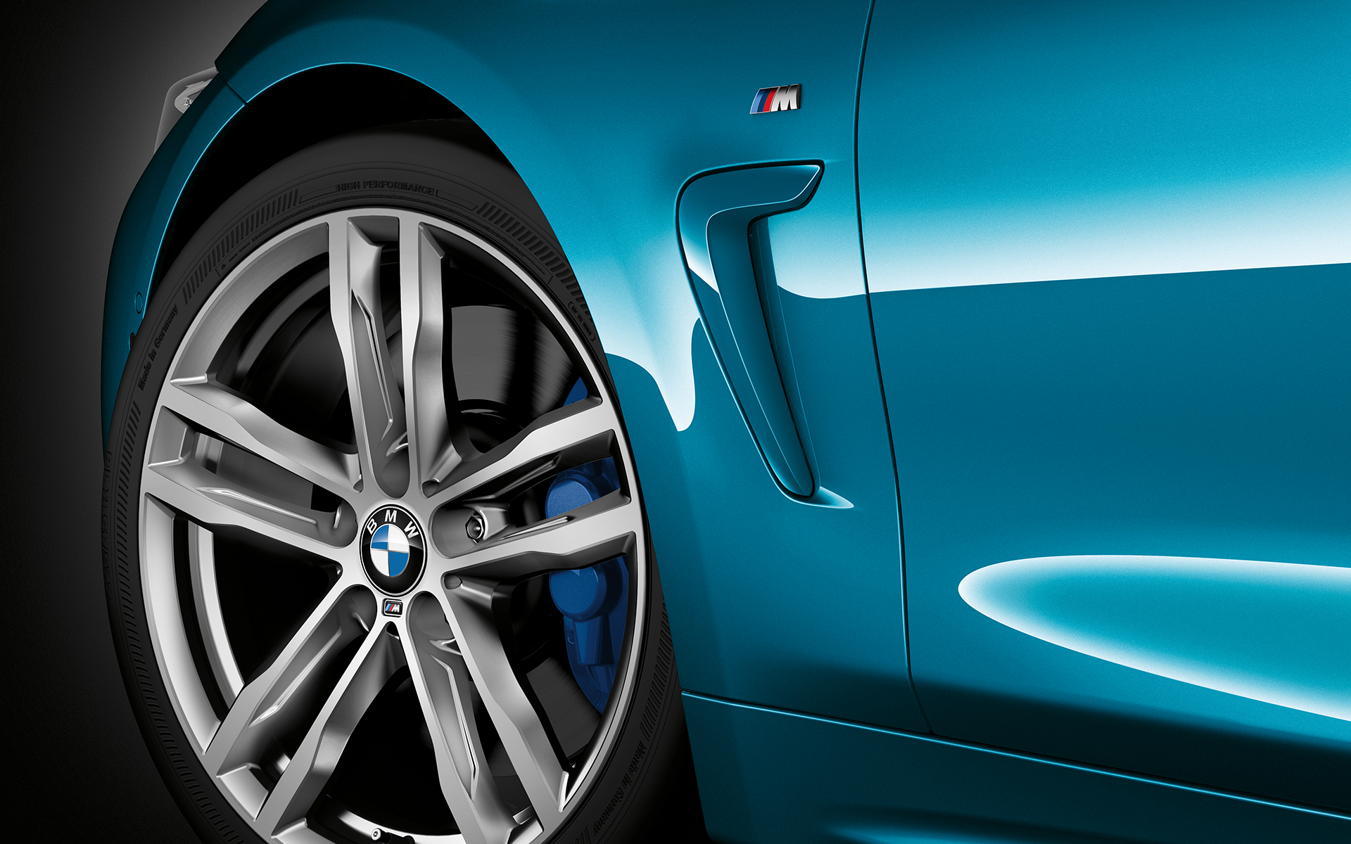 Logotipo lateral, BMW Serie 4 Coupé. Logotipo lateral, BMW Serie 4 Coupé.