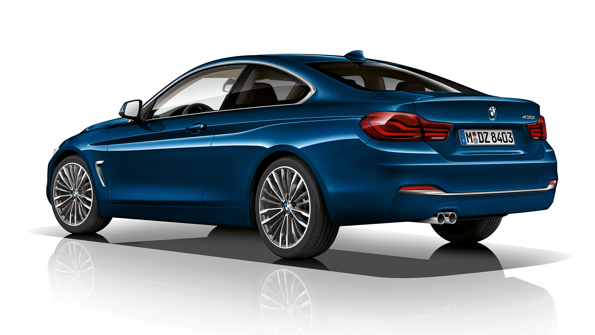 BMW Serie 4 Coupé, toma trasera de tres cuartos del Modelo Luxury Line BMW Serie 4 Coupé, toma trasera de tres cuartos del Modelo Luxury Line
