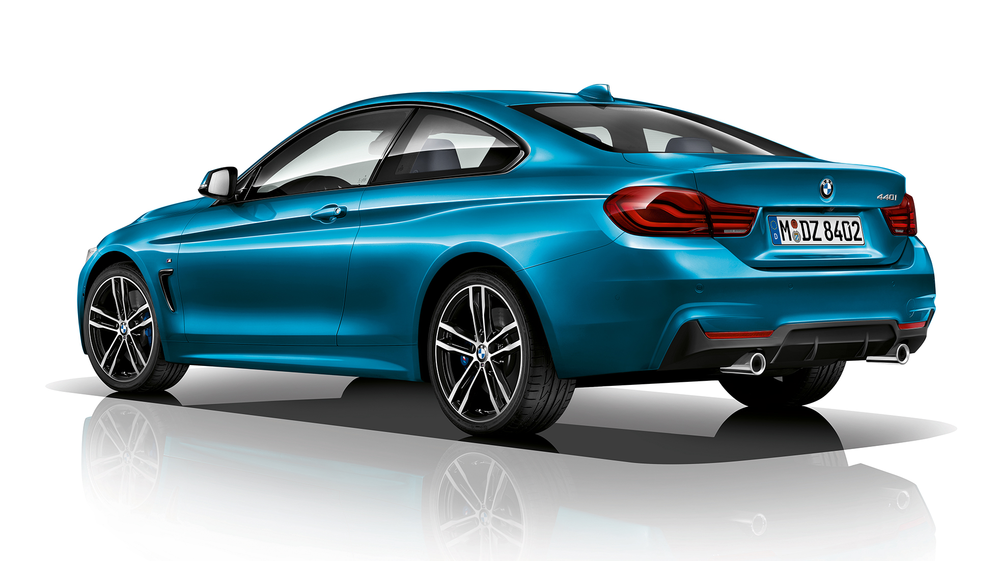 BMW Serie 4 Coupé, toma trasera de tres cuartos del Modelo M Sport BMW Serie 4 Coupé, toma trasera de tres cuartos del Modelo M Sport