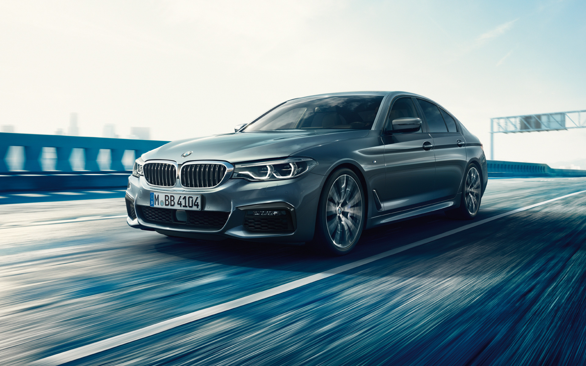 Acelera tu camino ¡con el M550i tú pones las reglas! M550i es el híbrido con más potencia