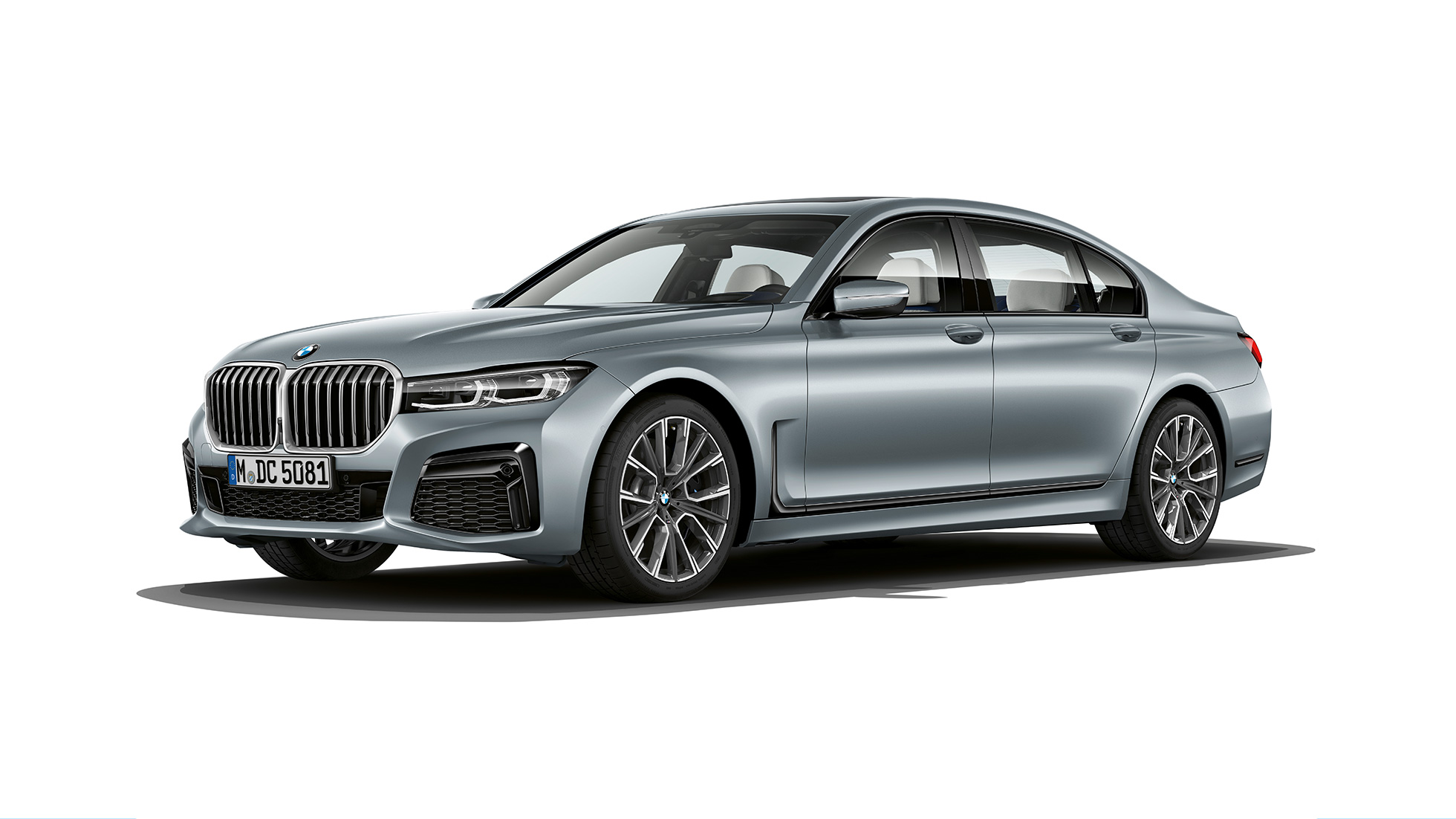 BMW Serie 7 Sedán, paquete M Sport, vista frontal de tres cuartos BMW Serie 7 Sedán Gris, paquete M Sport en vista frontal de tres cuartos