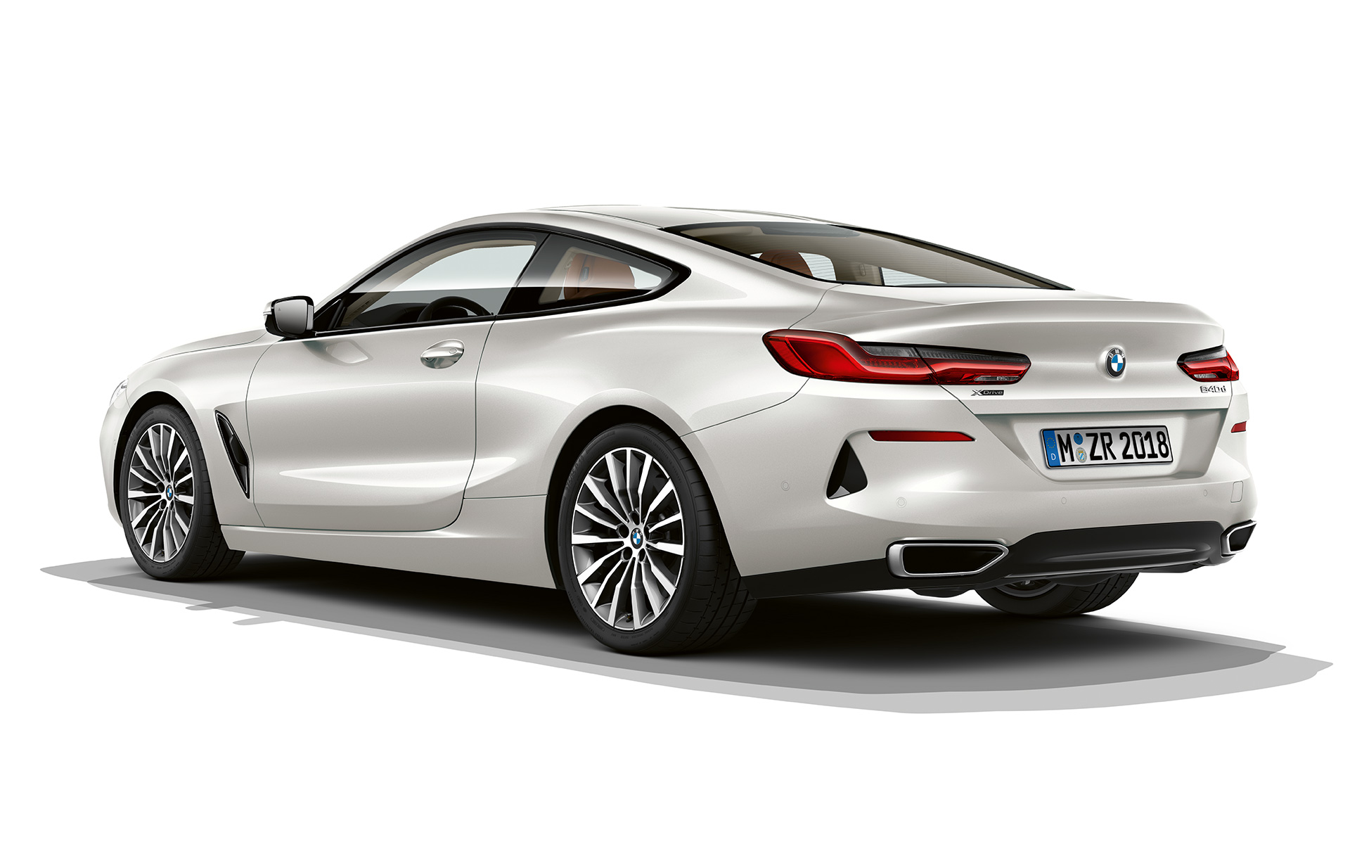 BMW Serie 8 Coupé, Mineral White metálico Imagen sin movimiento del BMW Serie 8 Coupé en color Mineral White metálico frente a un fondo blanco.
