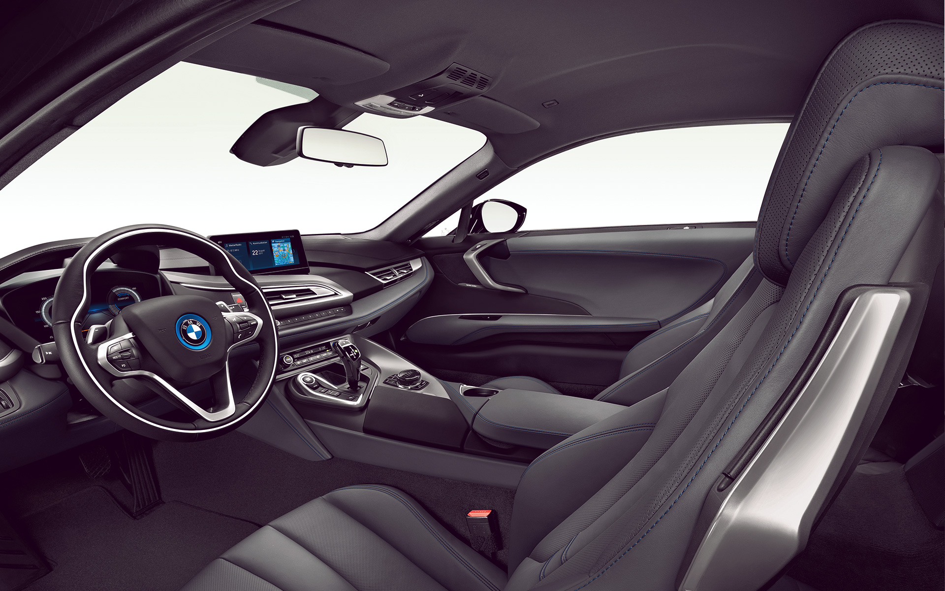 BMW i8 Coupé: detalle de asientos, volante y transmisión automática BMW i8 Coupé: detalle de asientos, volante y transmisión automática