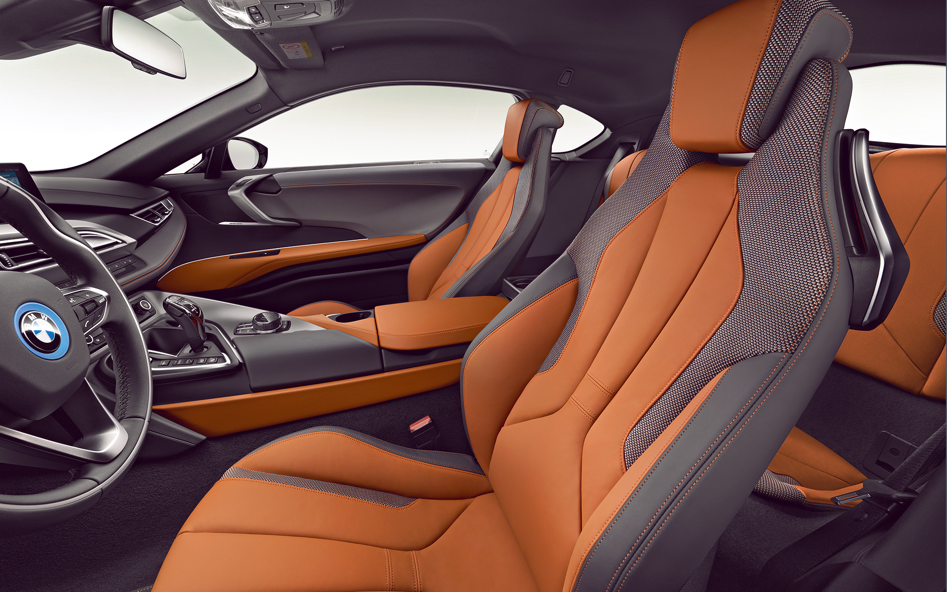 Asientos ergonómicos del auto híbrido en México i8