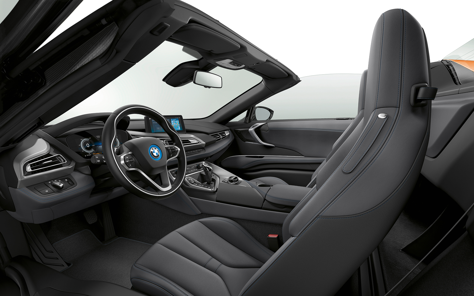 BMW i8 Roadster: detalle de interiores, asientos negros y volante BMW i8 Roadster: detalle de interiores, asientos negros y volante