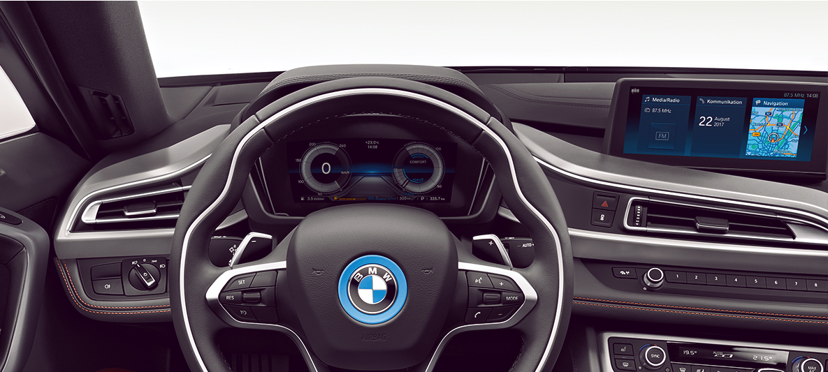 Dinamismo dentro y fuera del i8 Roadster Volante del auto híbrido BMW i8 Roadster