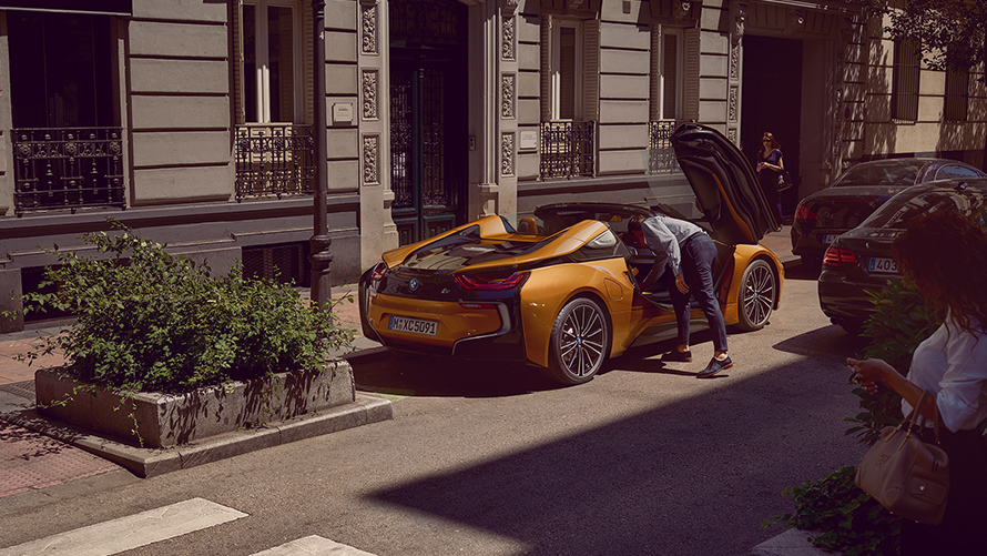 Extraordinario diseño del auto convertible i8