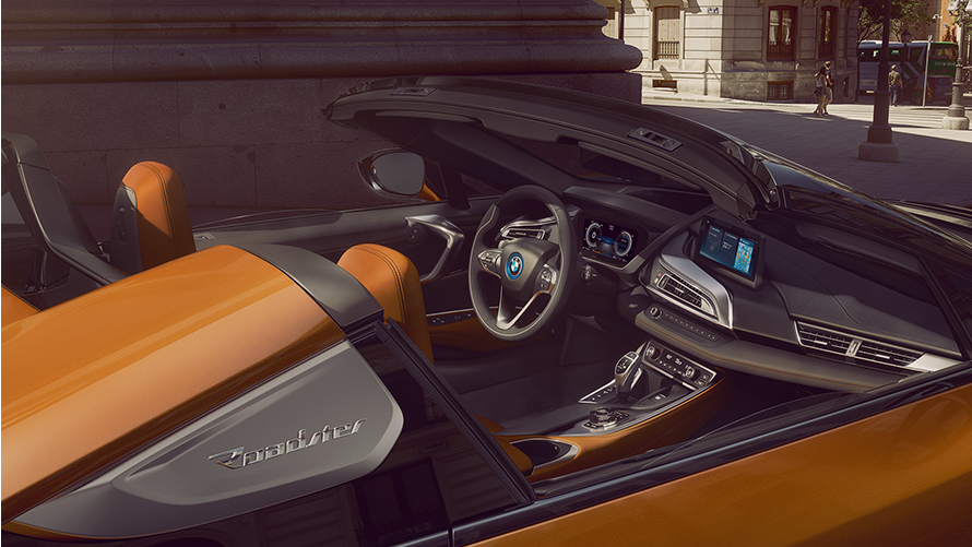 Interior del coche coupé i8 BM Roadster