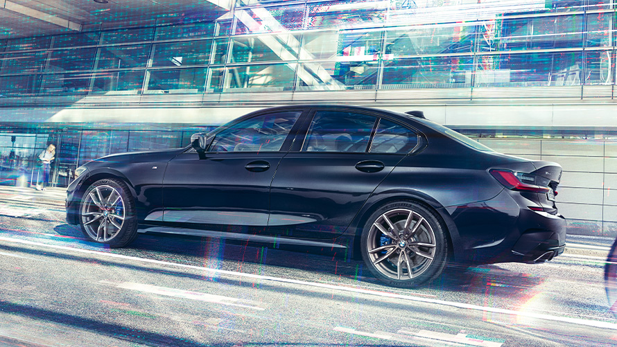 Datos técnicos BMW M340i xDrive Sedán  Datos técnicos BMW M340i xDrive Sedán G20 Black Sapphire metalizado, vista lateral, en marcha