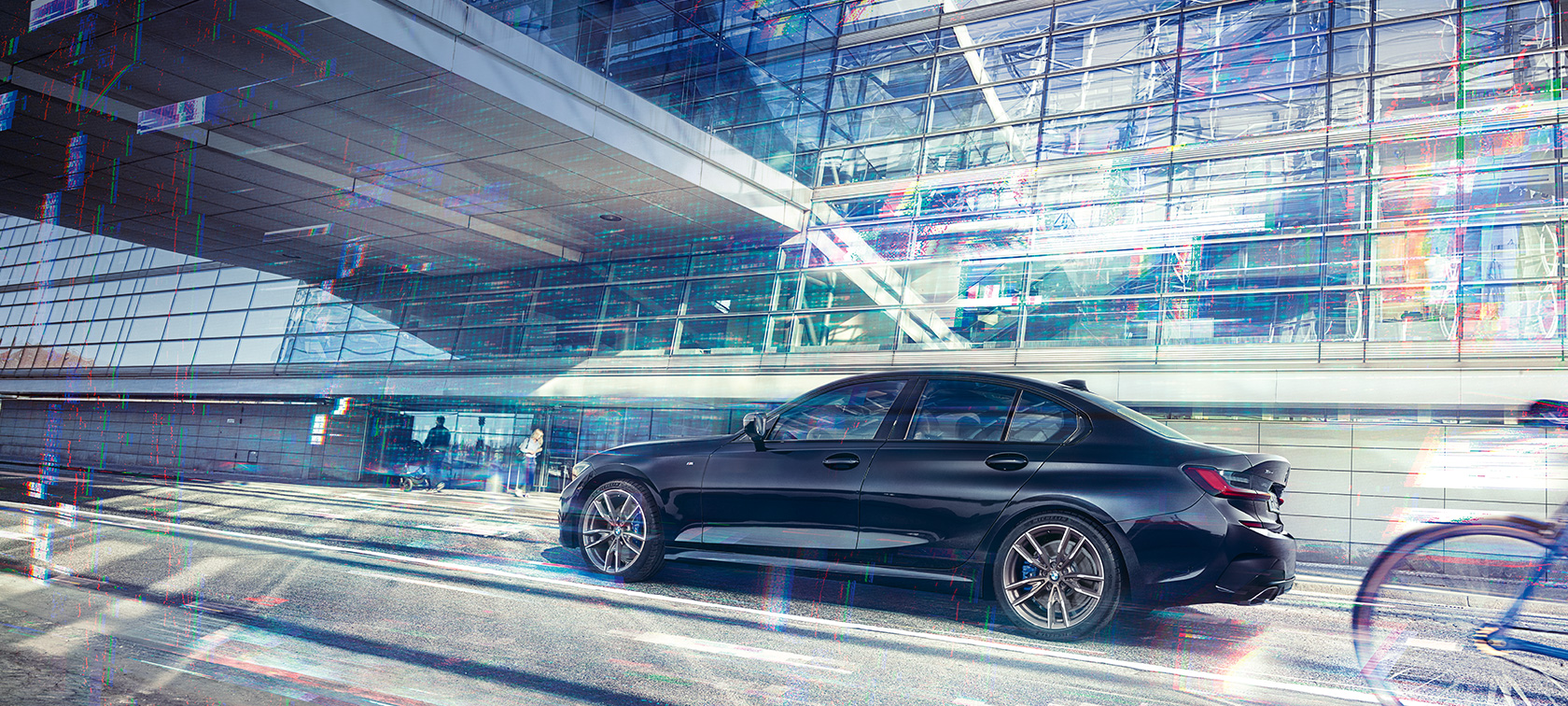Datos técnicos BMW M340i xDrive Berlina Datos técnicos BMW M340i xDrive Berlina G20 Black Sapphire metalizado, vista del lateral, en marcha
