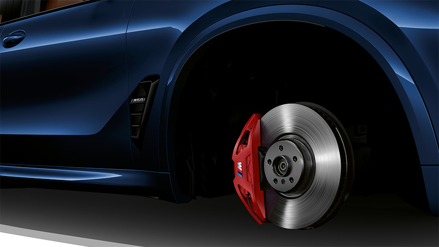 BMW X5 M60i xDrive G05 MP Frenos M Sport, primer plano