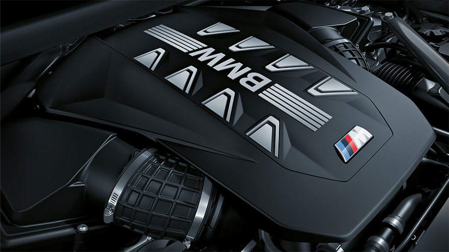 BMW X6 M60i xDrive G06 MP Motor, primer plano