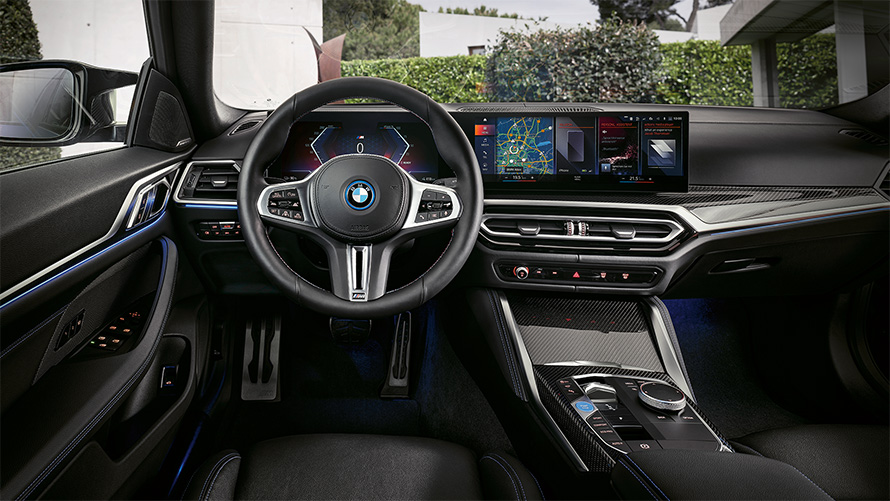 Puesto de conducción BMW i4 M50 G26 2021 BMW i4 M50 G26 2021 Interior, puesto de conducción, cuadro de instrumentos y consola central