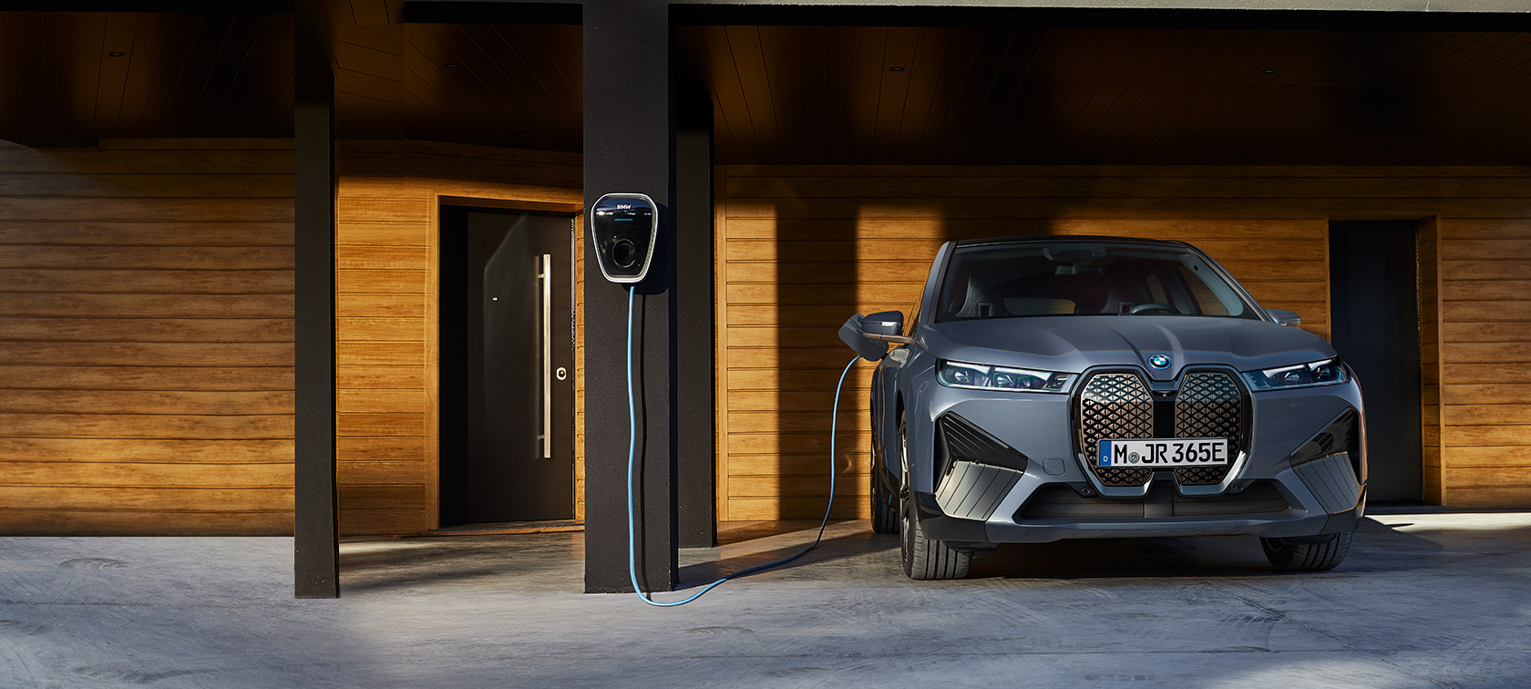 SUV eléctrico sustentable, disfruta el placer de conducir con cero emisiones.