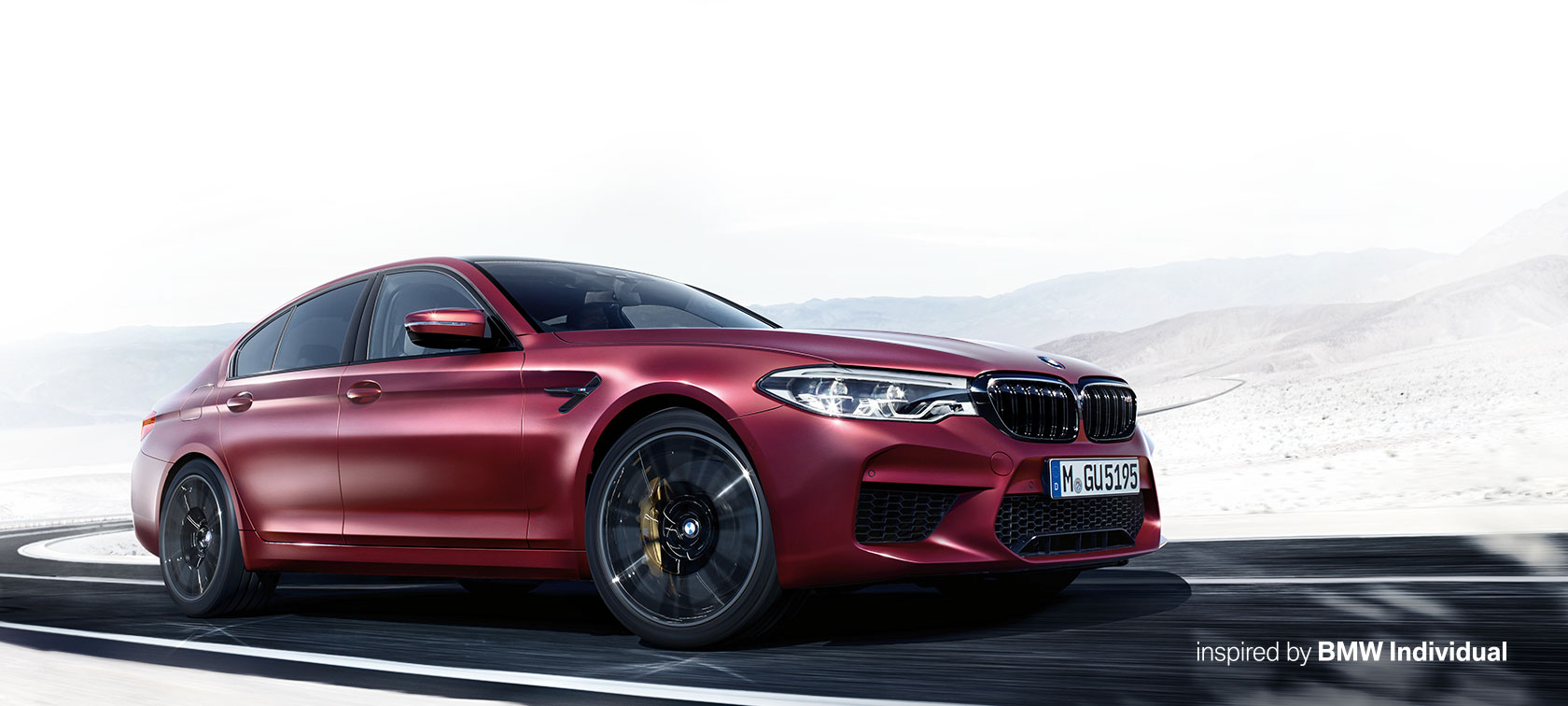 BMW M5 Sedán: detalle llantas, puerta, faros delanteros y parrilla BMW M5 Sedán: detalle llantas, puerta, faros delanteros y parrilla